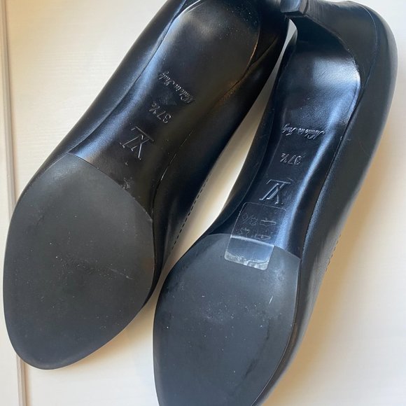 LOUIS VUITTON Black 'Love Story' Kitten Heel Shoes - Picture 4 of 5